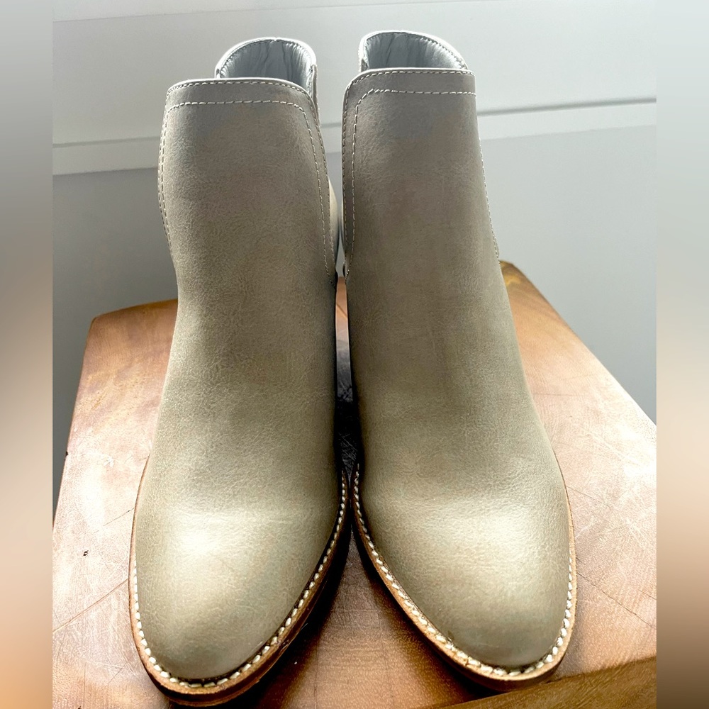 NEW Grey Leather Bootie size 8.5